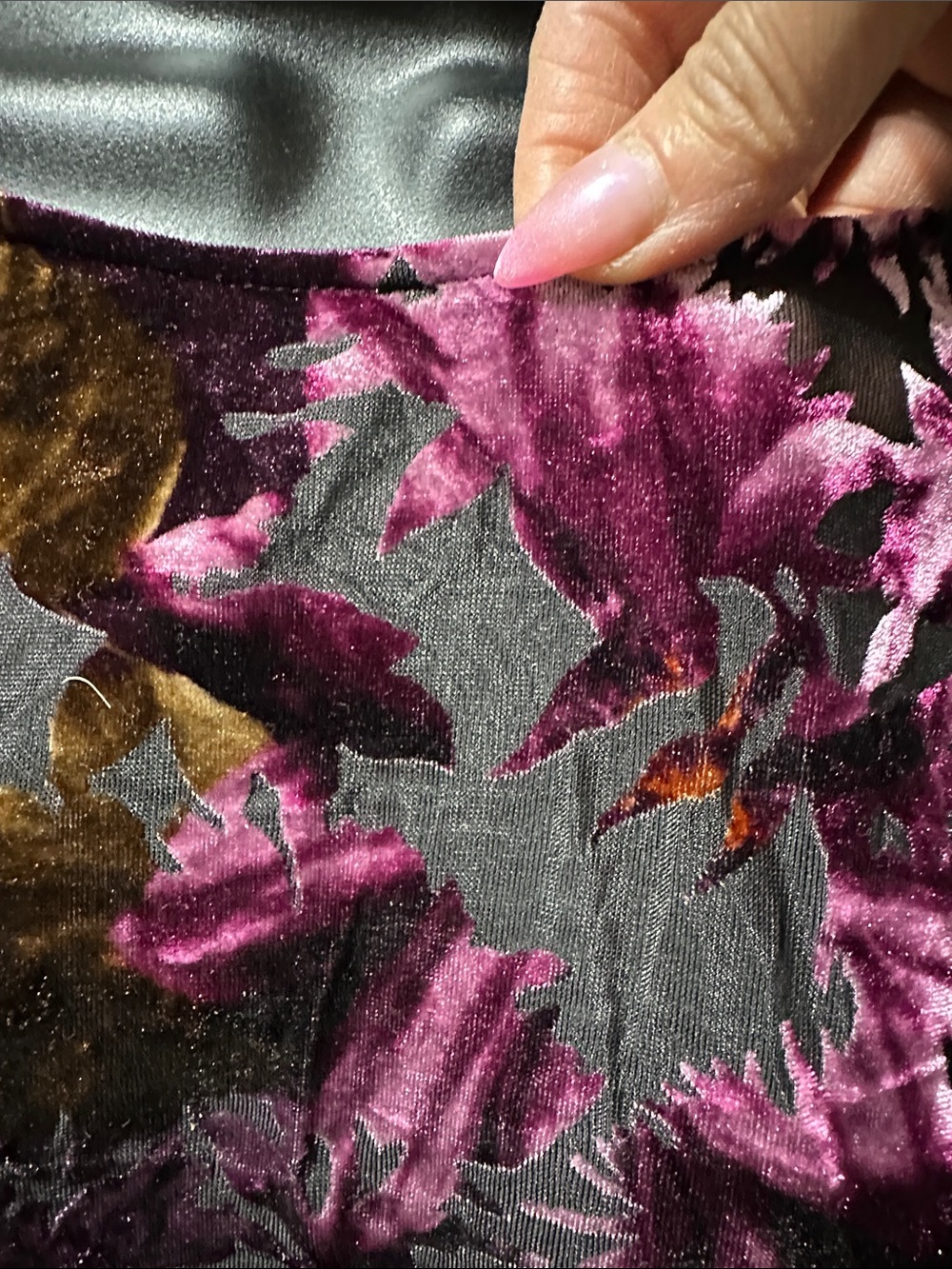 Cupio Velvet Floral Top in Black, Purple & Gold - Picture 3 of 5
